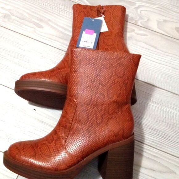 (37-3418) Universal Thread Jenna Boots Size 9 - Picture 5 of 13